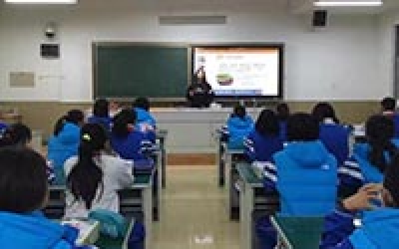 將理論教學(xué)跟直觀教學(xué)進(jìn)行結(jié)合,教學(xué)觸控一體機(jī)功不可沒